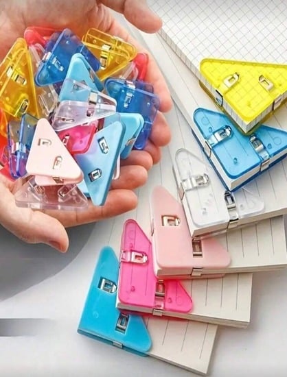 Triangle Corner Clip ( 5 pcs Random Colors )