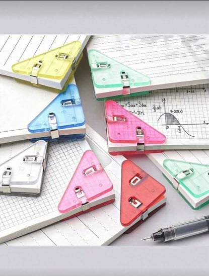 Triangle Corner Clip ( 5 pcs Random Colors )